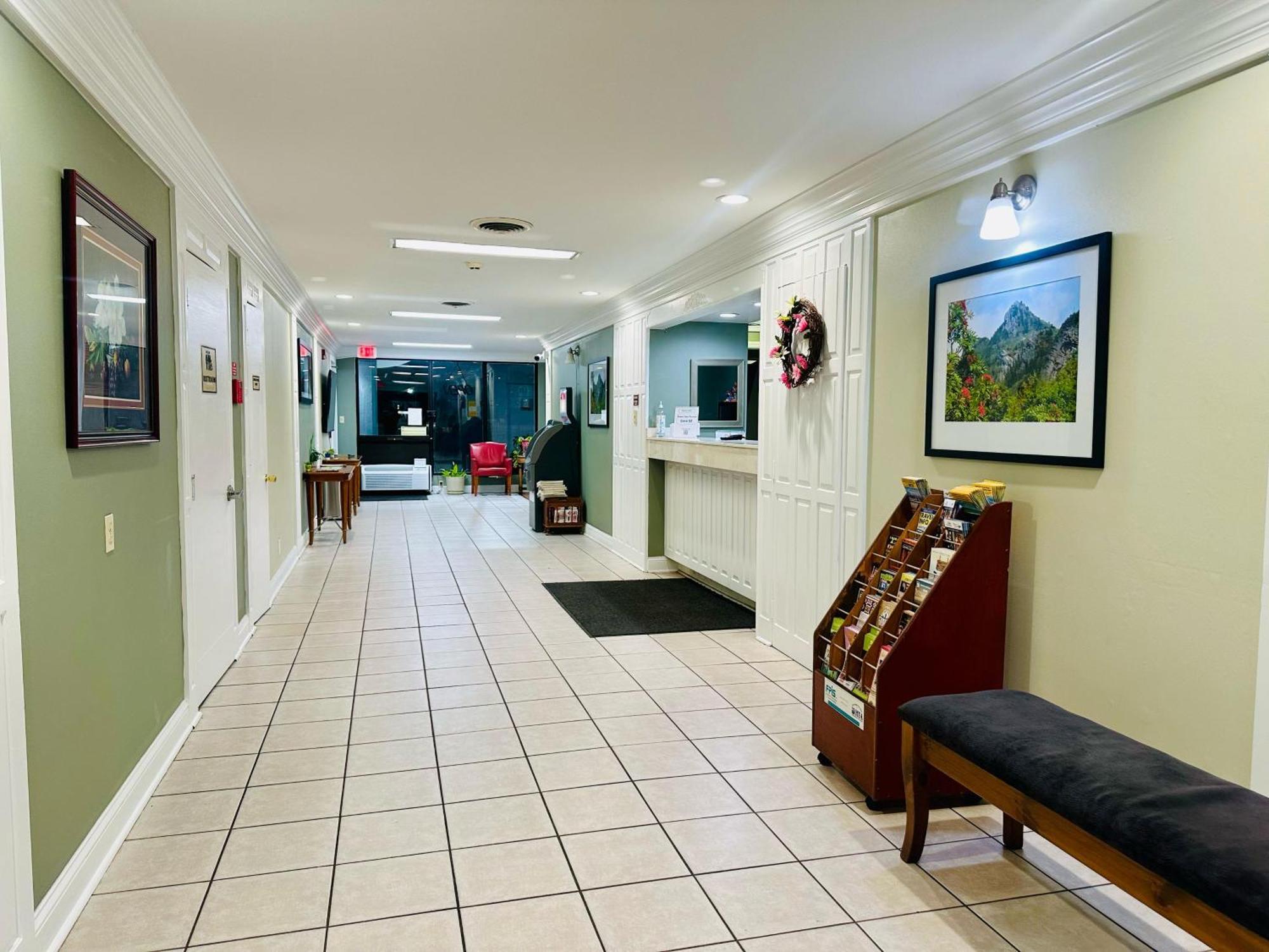 Astoria Hotel North Danville Eksteriør billede
